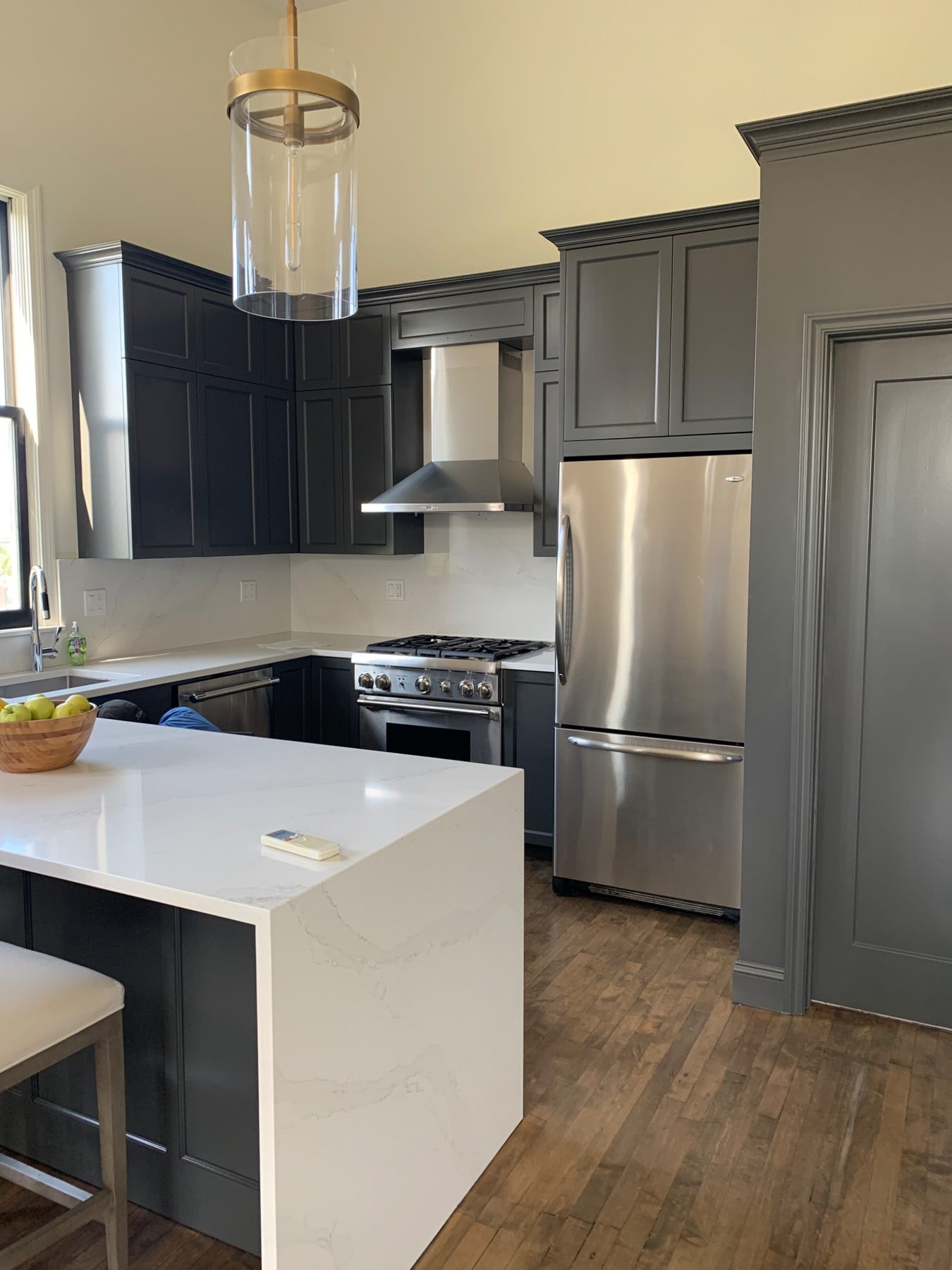 Dark cabinet kitchen remodeling project